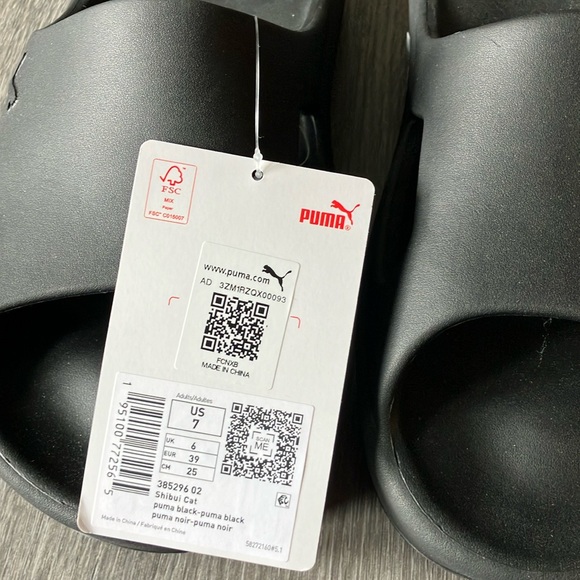 Puma Black Slide Sandals NWT - Picture 2 of 4
